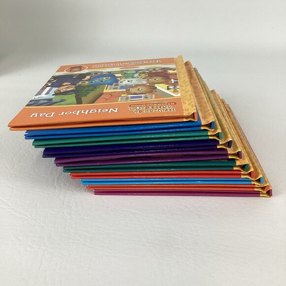 Daniel Tigers Neighborhood Take Along Interactive Storyteller Music Player Books - Picture 14 of 14